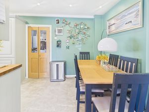 dining- click for photo gallery